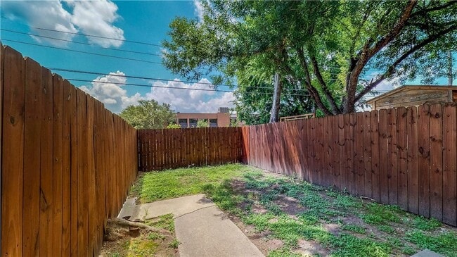 Building Photo - 2912 Prairie Flower Cir