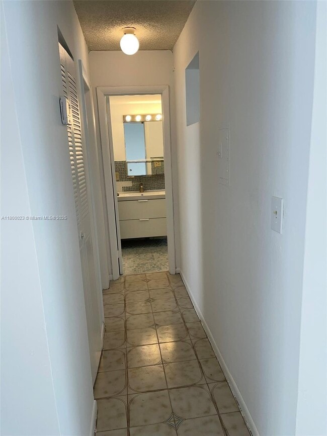 Building Photo - 1357 Collins Ave