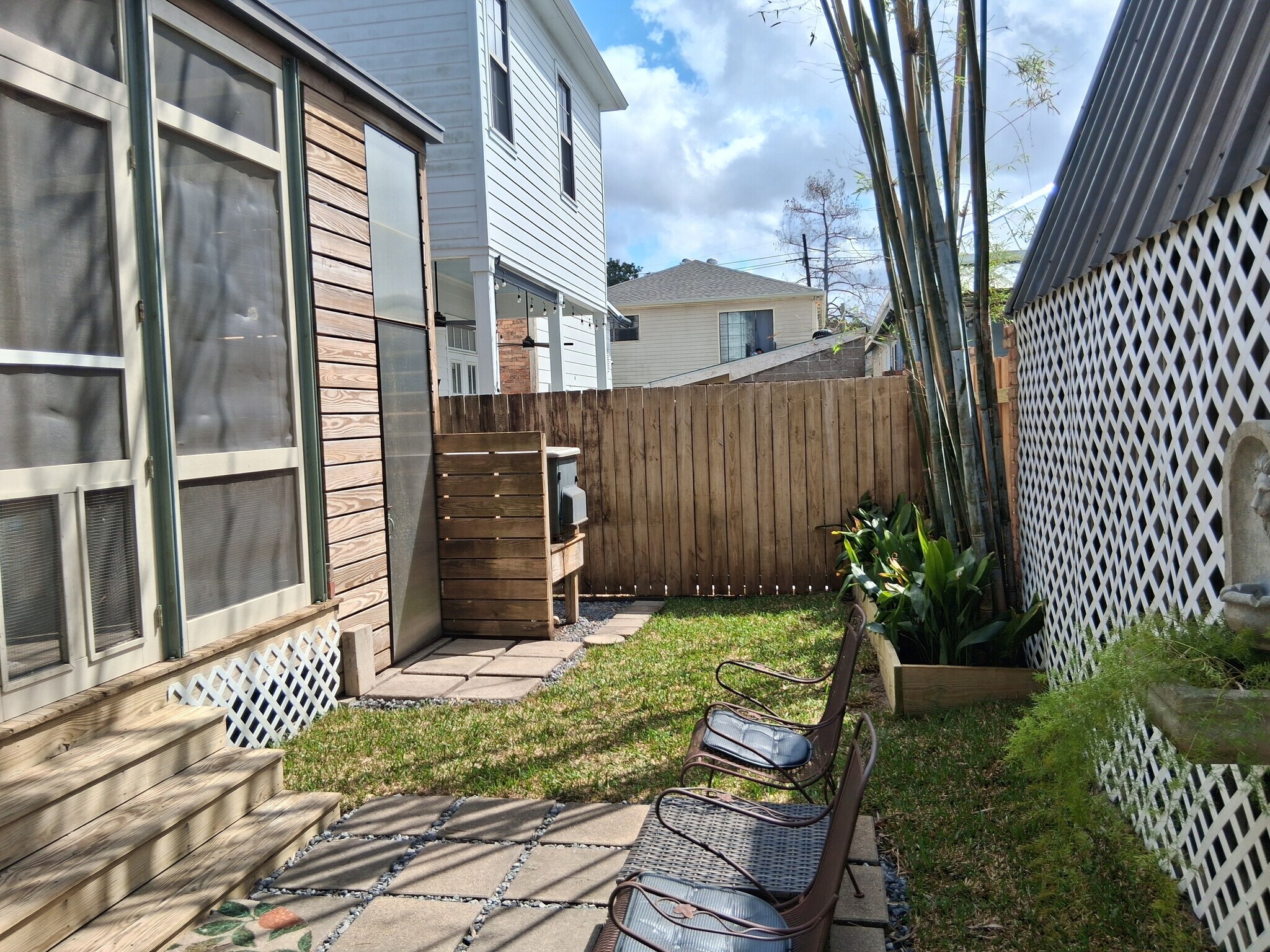 Building Photo - 6324 Annunciation St