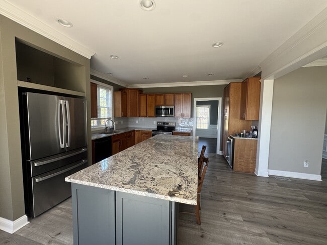 Building Photo - 118 Captains Ln