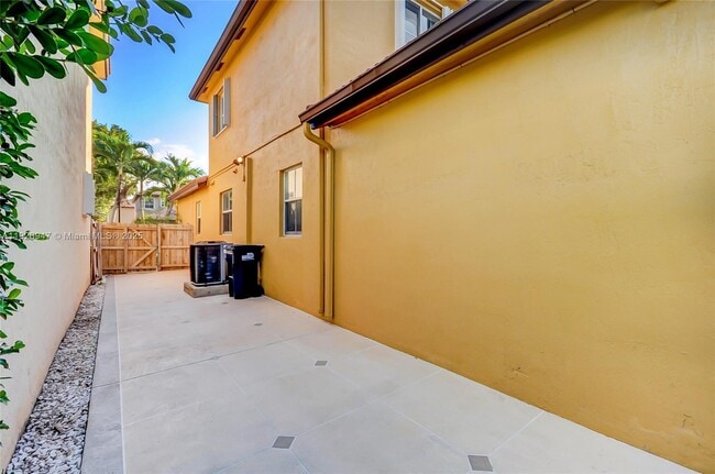 Building Photo - 11331 NW 44th Terrace