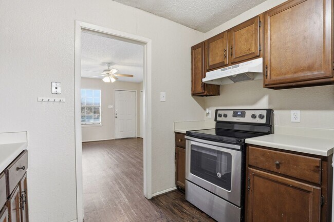 Building Photo - 1116 Hanover St