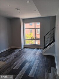 Building Photo - 1328 S 6th St