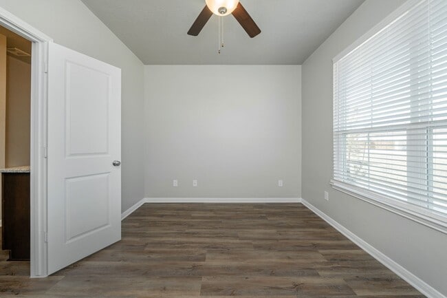 Building Photo - 2039 Vintage Farms Wy