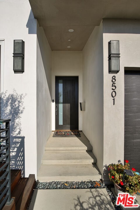 Building Photo - 8501 Belford Ave