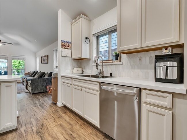 Building Photo - 4827 Ladona Ct