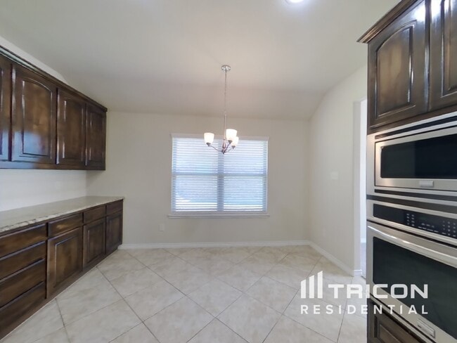 Building Photo - 1617 Grand Ct