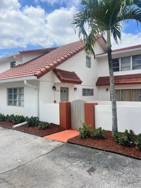 Primary Photo - 3200 Coral Springs Dr