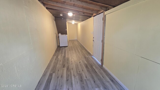 Building Photo - 601 River Ave