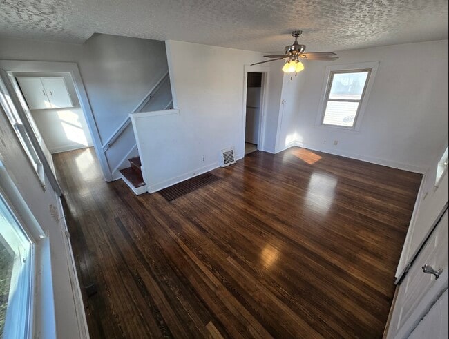 Building Photo - 3905 18th Ave