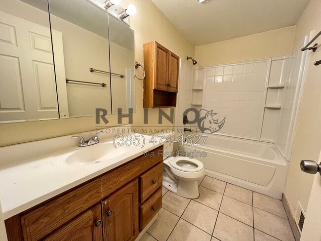 Building Photo - 778 E Enchanted Dr