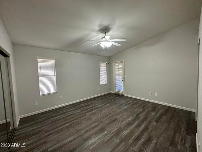 Building Photo - 314 E Hartford Ave