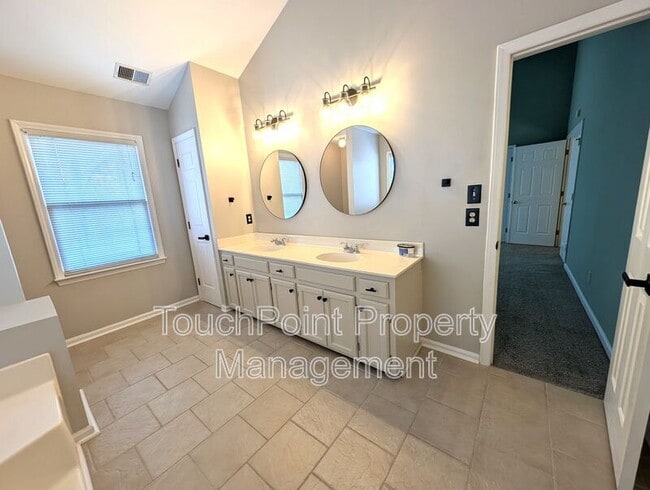 Building Photo - 9300 Harris Glen Dr