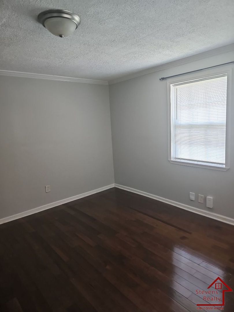 Building Photo - 2412 Chapel Ave