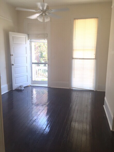 Building Photo - 1812 Dante St