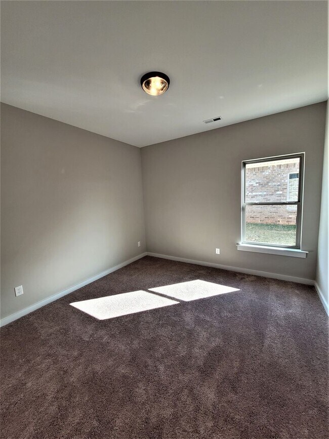 Building Photo - 161 Lena Ln