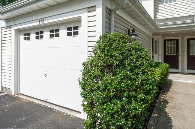 Building Photo - 123 Northview Ct