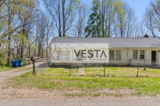 Building Photo - 118 Pine Hill Dr