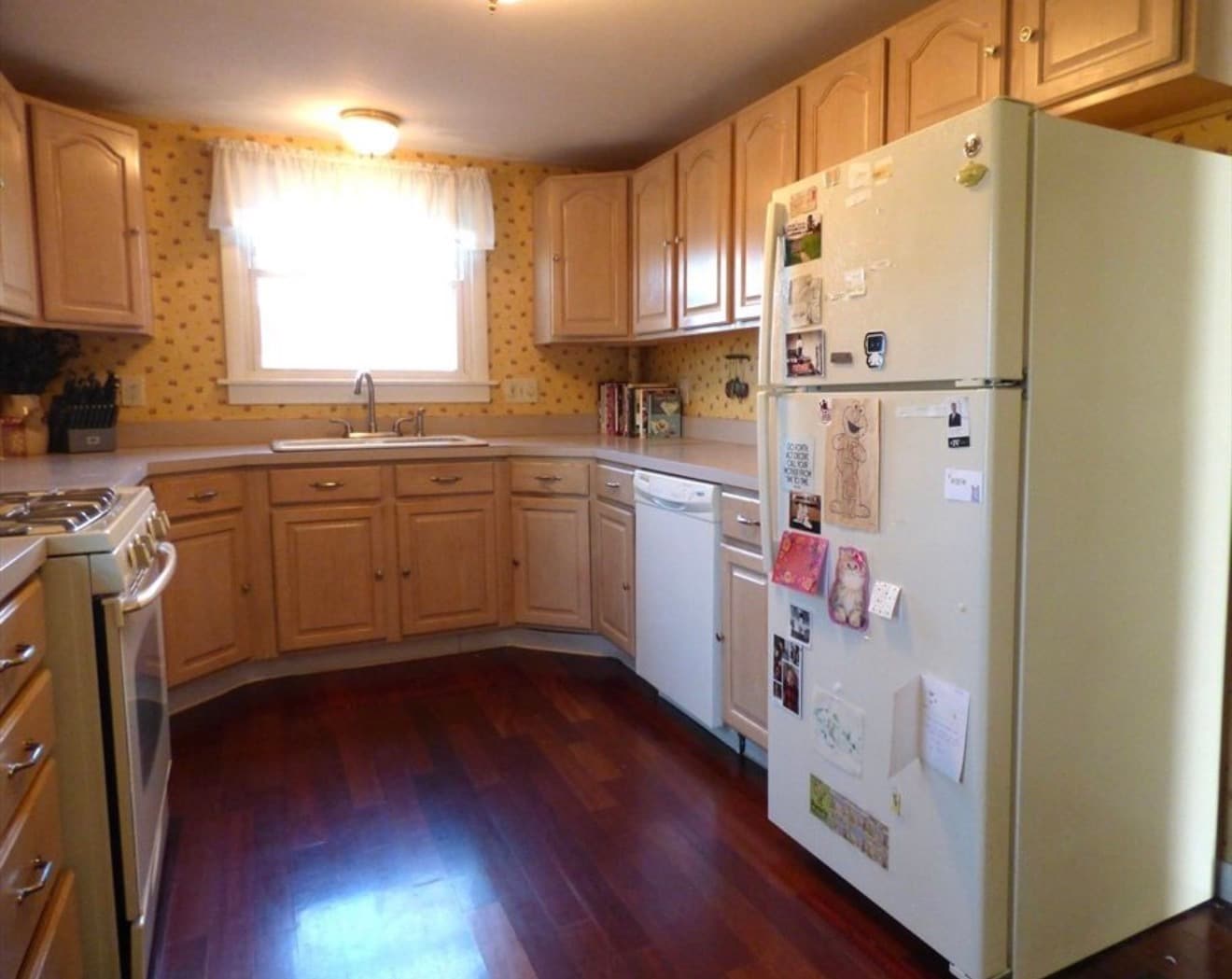 Building Photo - 298 Main St