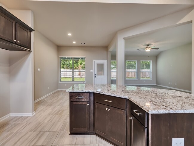 Building Photo - 8510 Amber Bend Dr