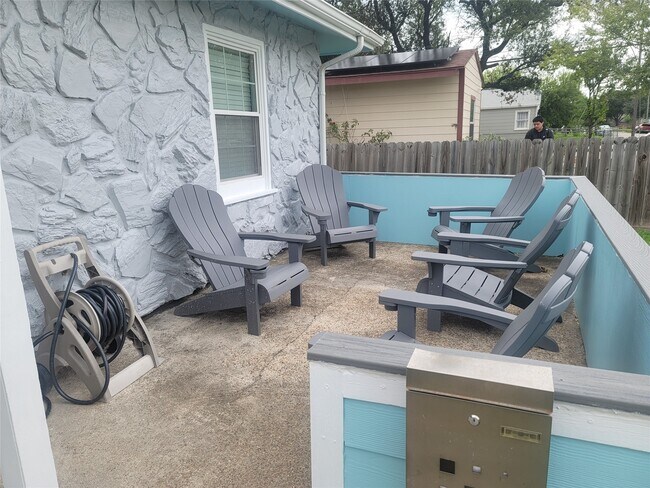 Building Photo - 5712 Borden Ave