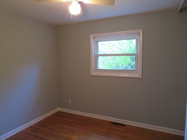 Building Photo - Winston Terrace Rental