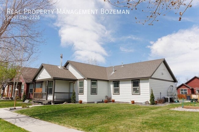 Building Photo - 452 Woodman Dr