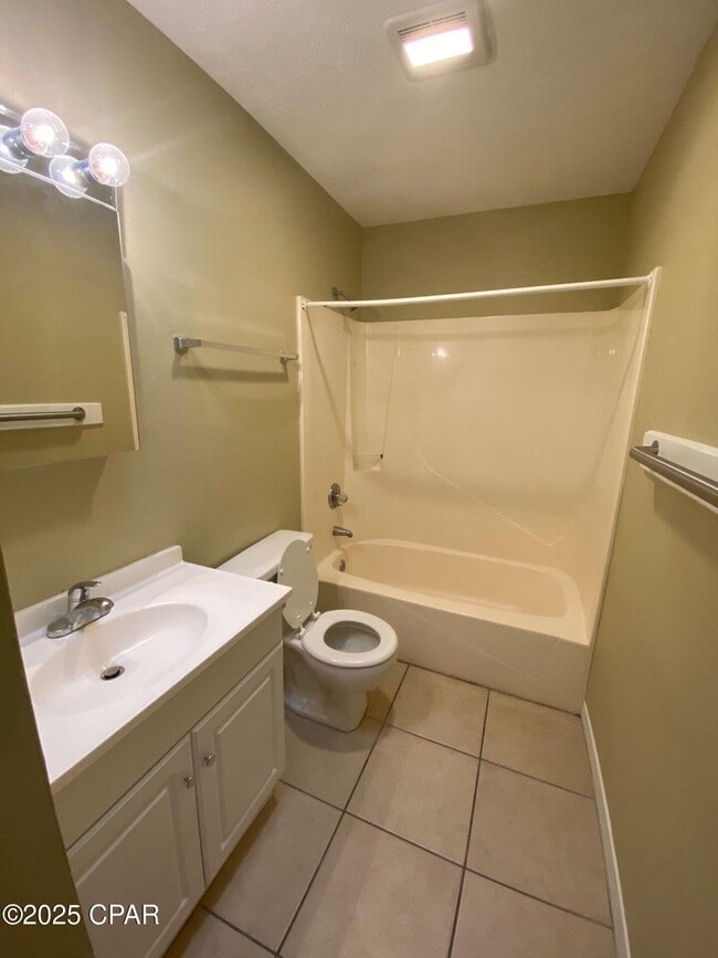 Building Photo - 625 N 9th St