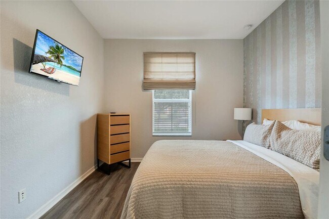 Building Photo - 2713 Bushman Dr