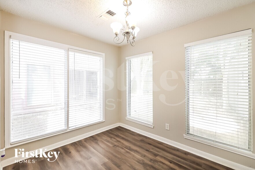 Building Photo - 7311 Las Brisas Dr