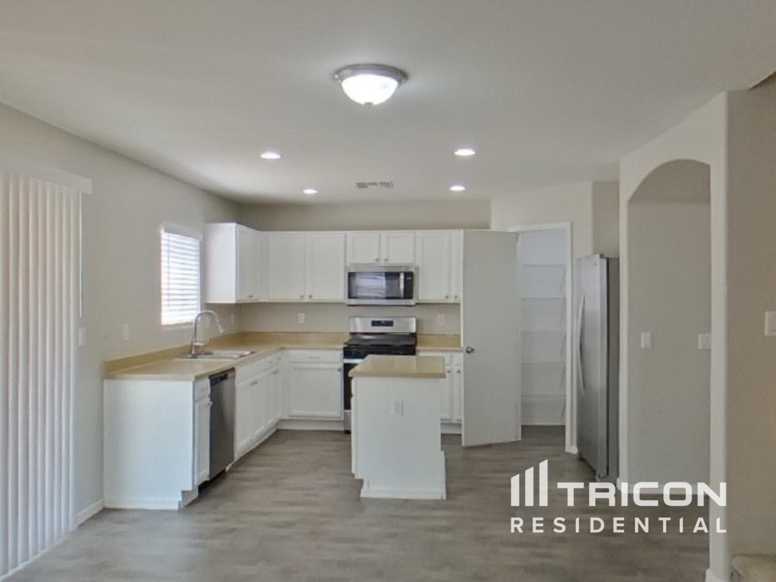 Building Photo - 4102 S 62nd Ln