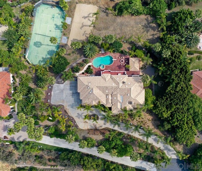 Building Photo - 7302 Vista Rancho Ct