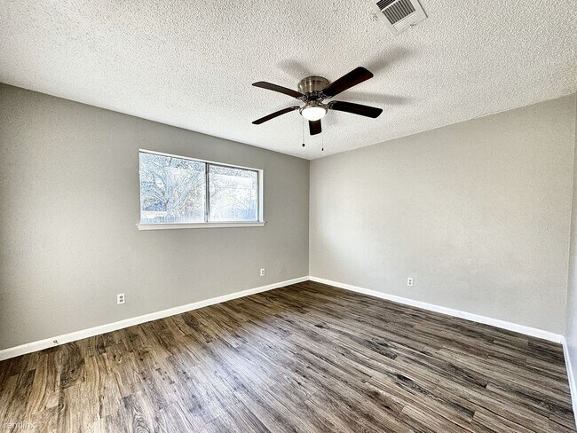 Building Photo - 3 br, 2 bath House - 1911 Bogatto St