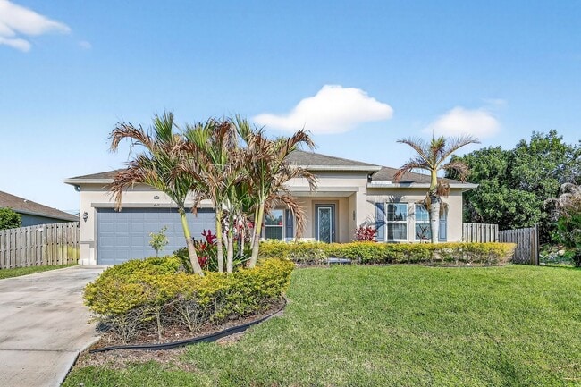 Building Photo - Modern 4-Bedroom Rental with Screened Patio & 2-Car Garage