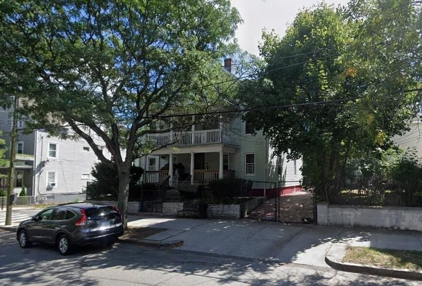 Building Photo - 910 Atwells Ave