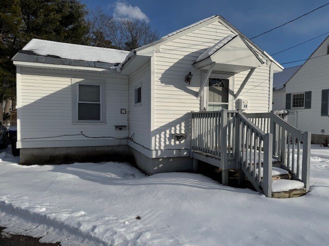 Building Photo - 12 Pine Ln