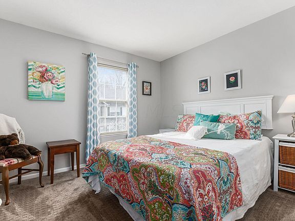 2nd Bedroom - 657 Grove Cir