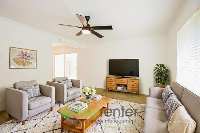 Building Photo - Updated 3 Bedroom Single Level Condo in La...