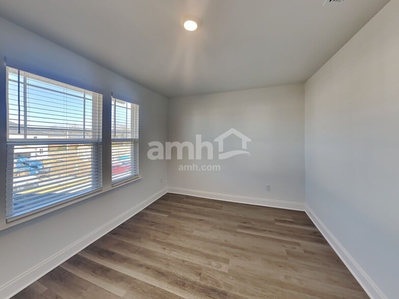 Building Photo - 205 Argea Dr