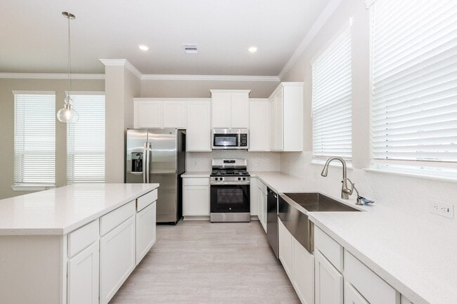 Building Photo - 3018 Tres Olivos Dr