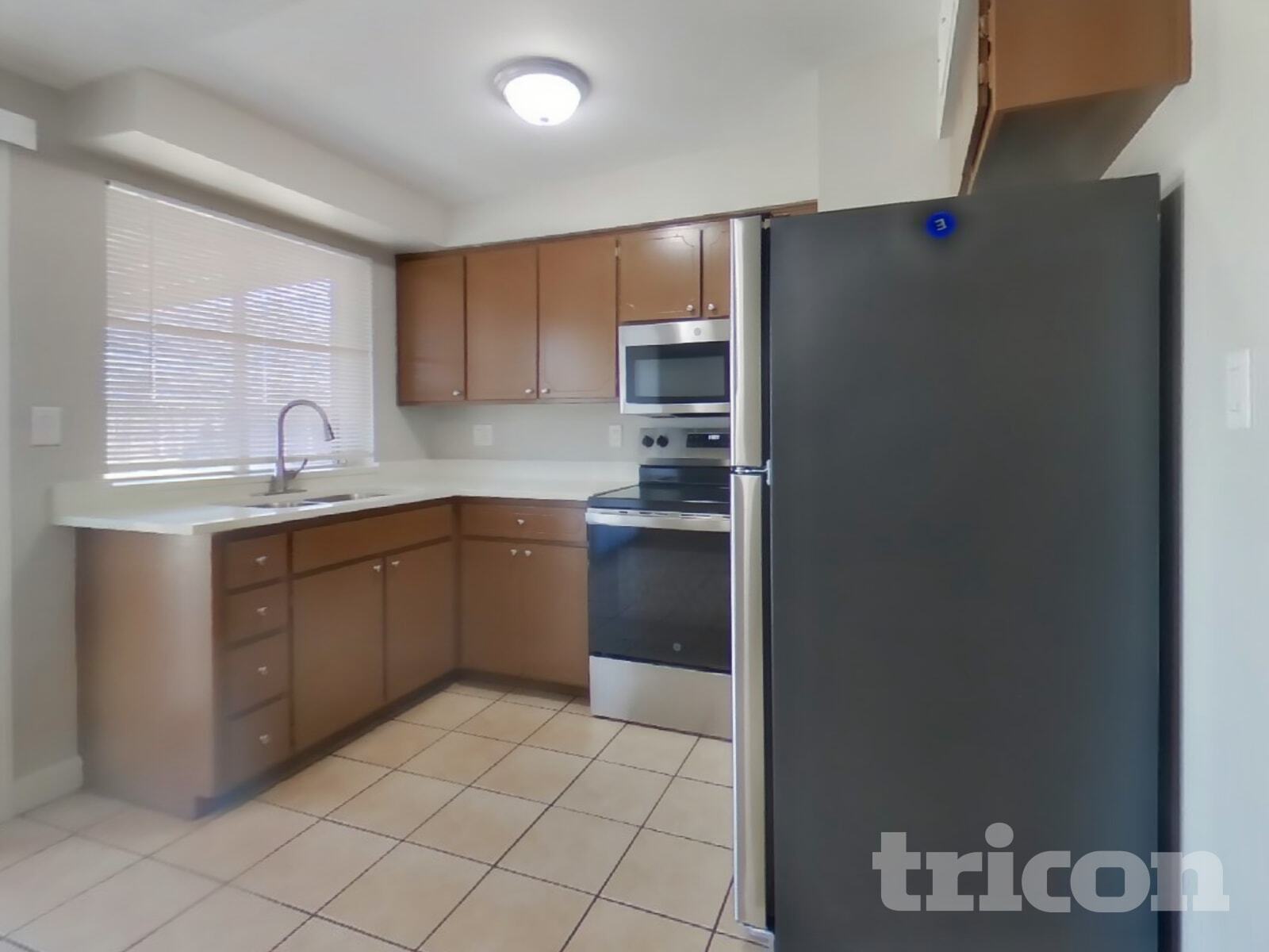 Building Photo - 2932 W Caribbean Ln