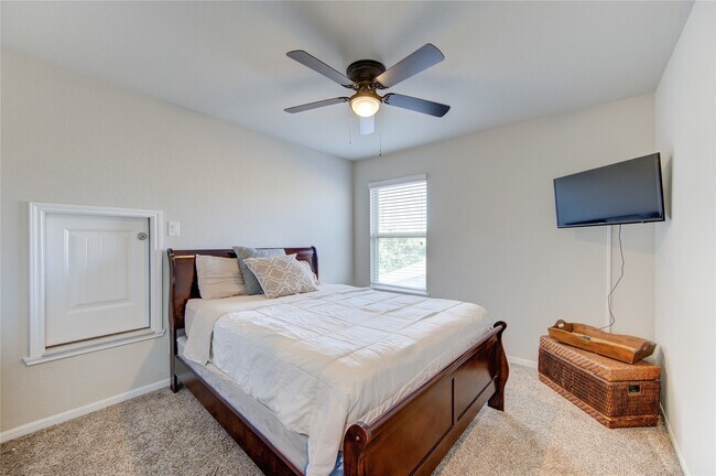 Building Photo - 29326 Dunns Creek Ct