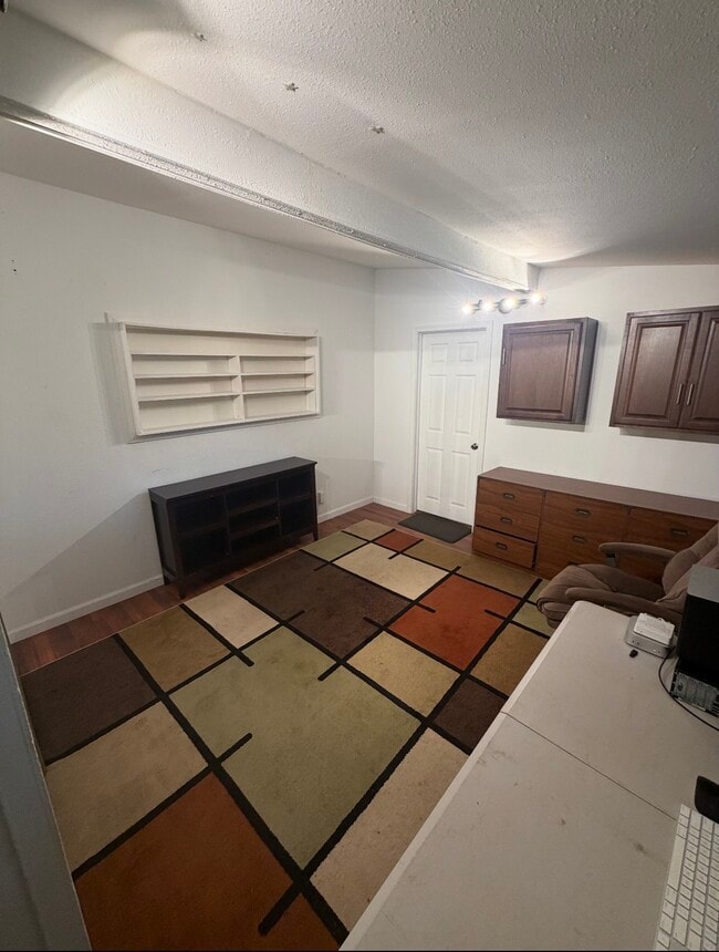 Building Photo - 20 Leahi Pl