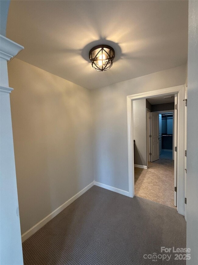 Building Photo - 2225 Camalier Ln