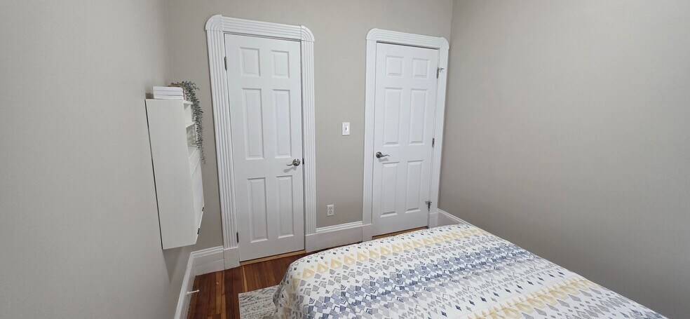 Building Photo - 34 Ditson St