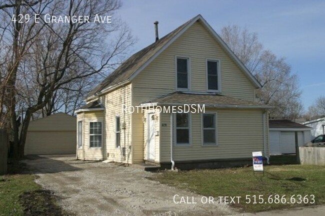 Primary Photo - 3 Bedroom 2 Bath 2 Car Garage Large 1 1/2 ...