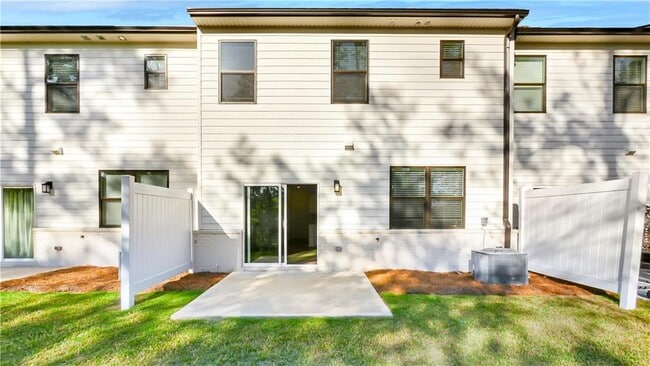 Building Photo - 2030 Underwood Dr