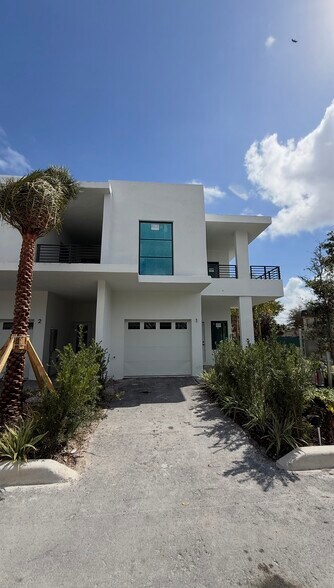 Building Photo - 2511 Pierce St