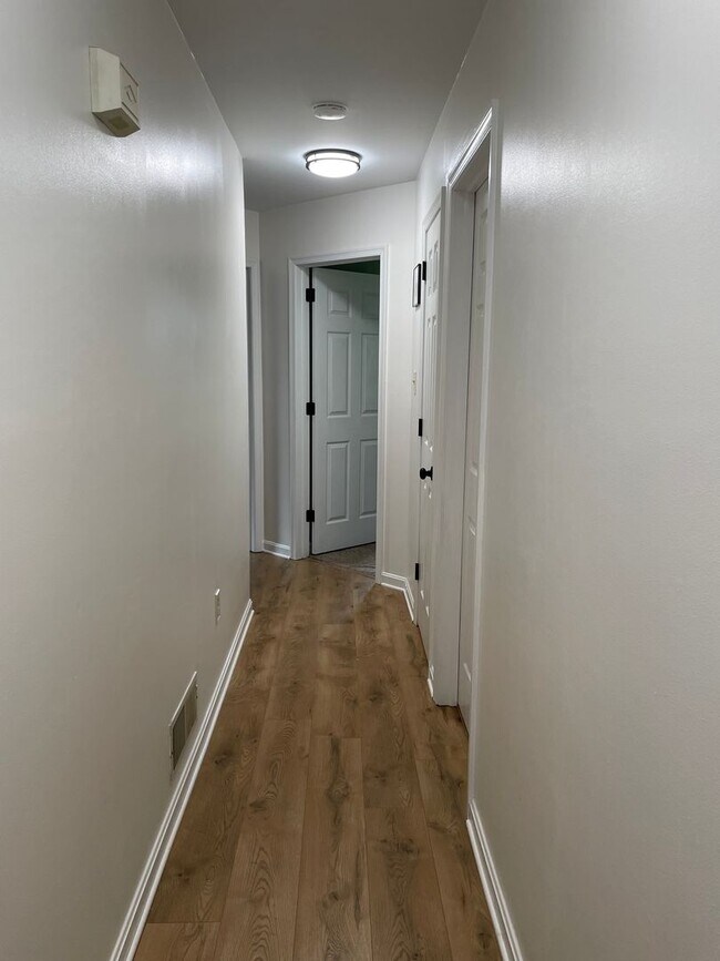 Building Photo - 3 Bedroom House in Marysville