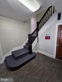 Building Photo - 604 W 20th St